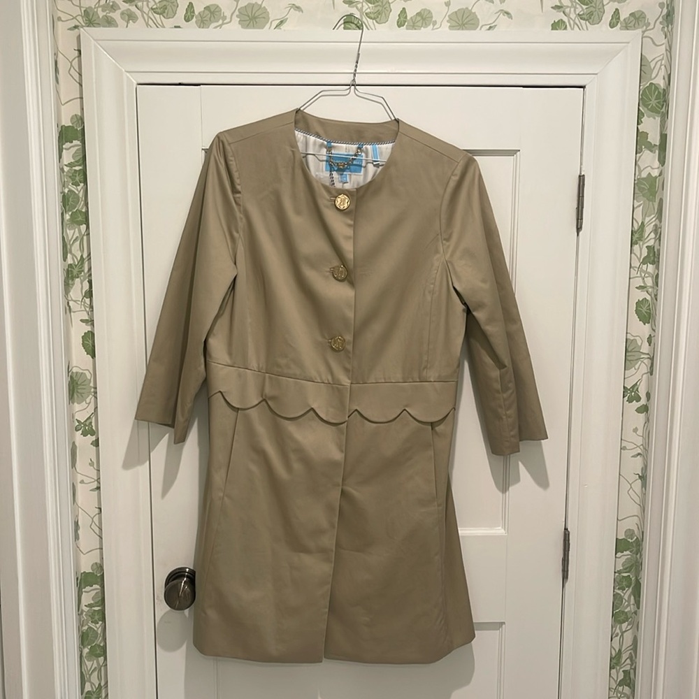 Draper James Scallop Trench Coat in Stone, Size 14